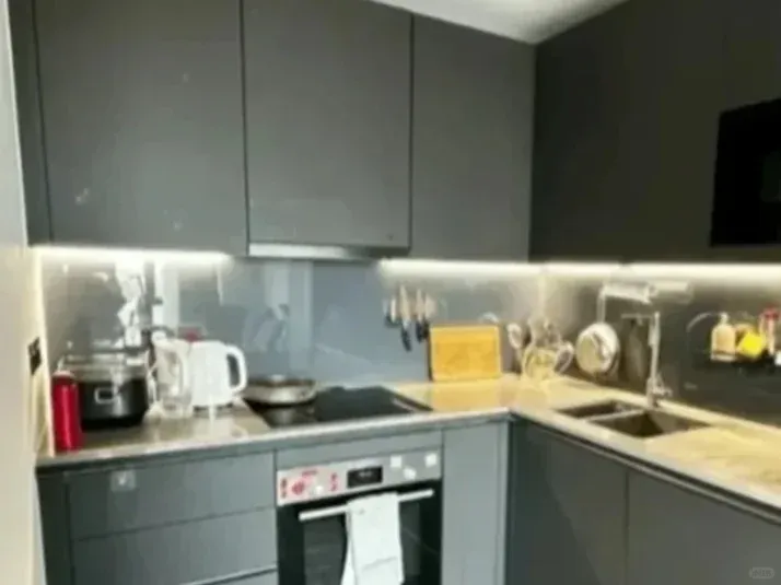 倫敦1b1b😭求個好心人接手，水電免～