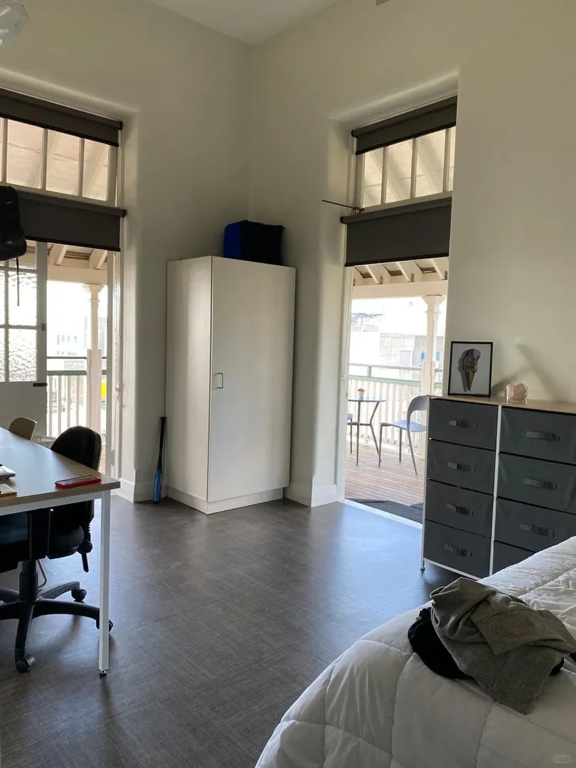 不是，布里斯班還有這麼寬敞的studio😆