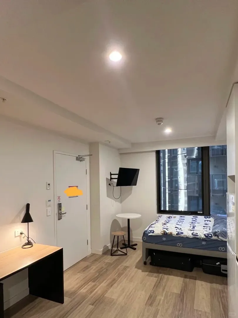 墨爾本2月出一間studio，包bill腿到RMIT