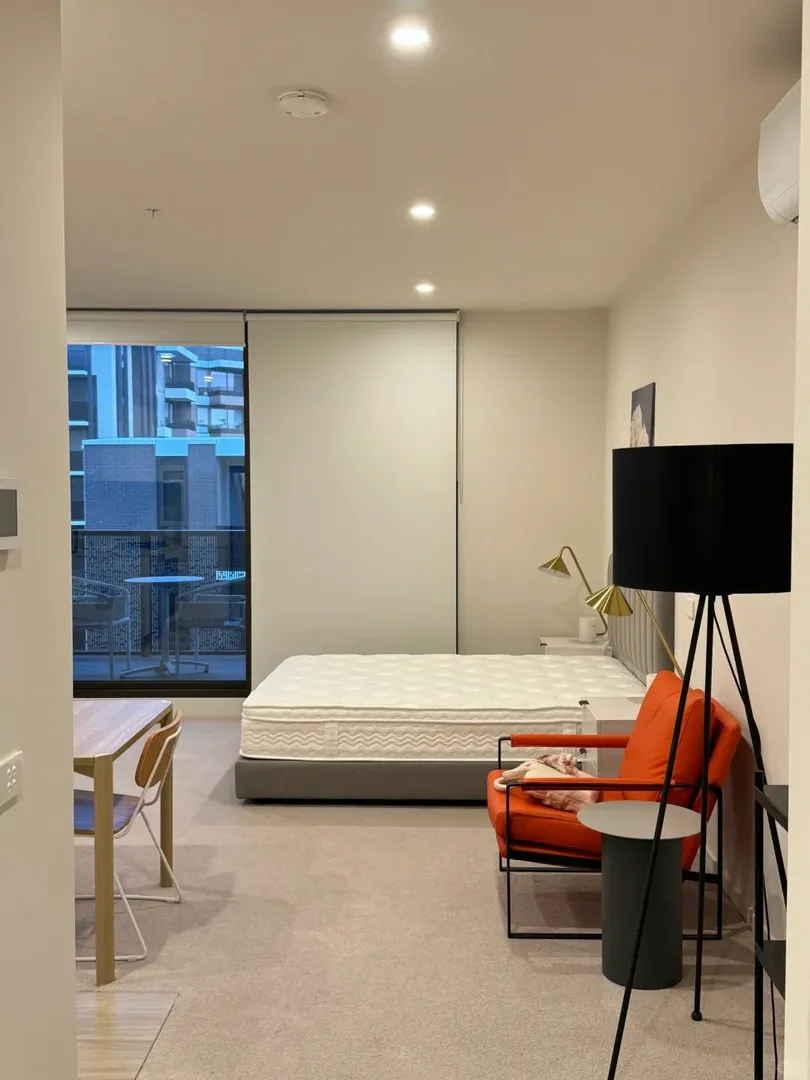 caulfield學校門口還帶小院子🏠和洗衣機