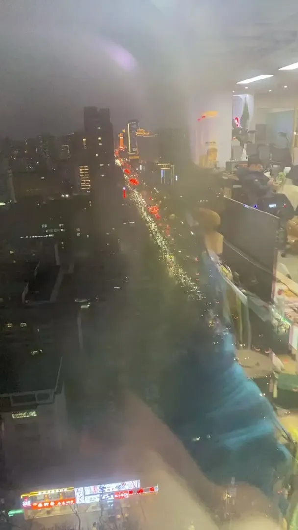 晚下班還有獼猴桃🥝吃？！？！？！