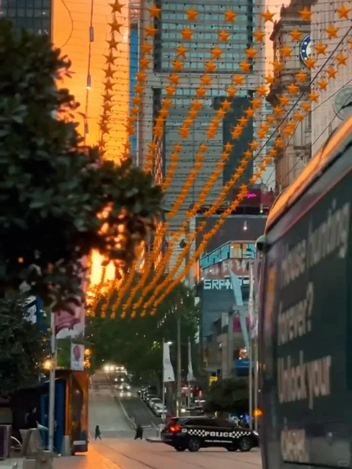 墨爾本｜充滿故事感的街頭日落