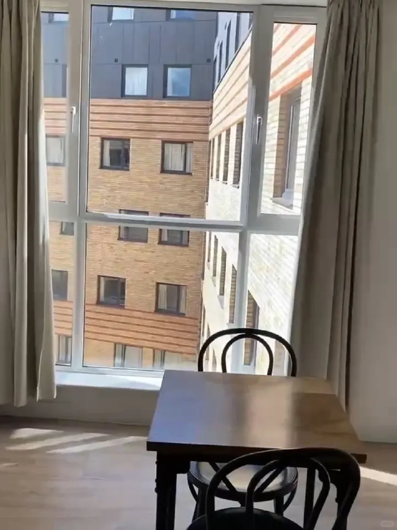 🏠【倫敦轉 大落地窗300多的思丟丟】🏠