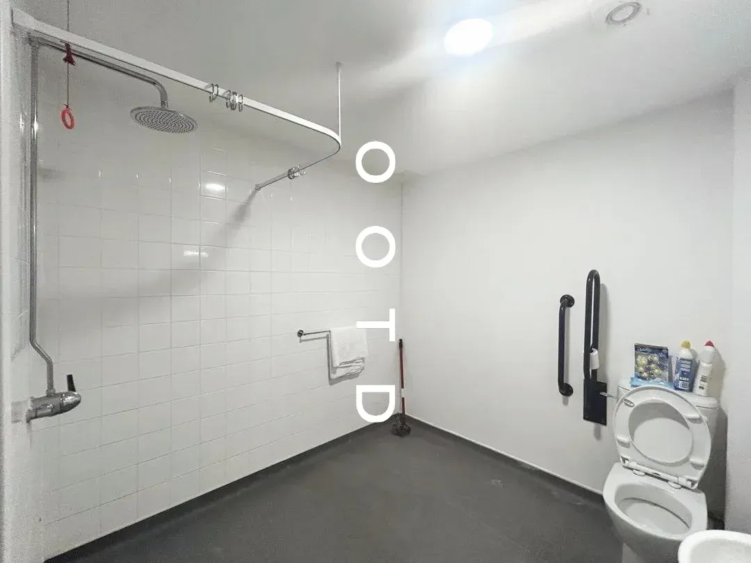 UCL強推這個雙人大面積studio，水電網全包