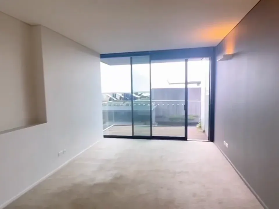 轉雪梨草樓的studio，臨時空出，隨時入住～