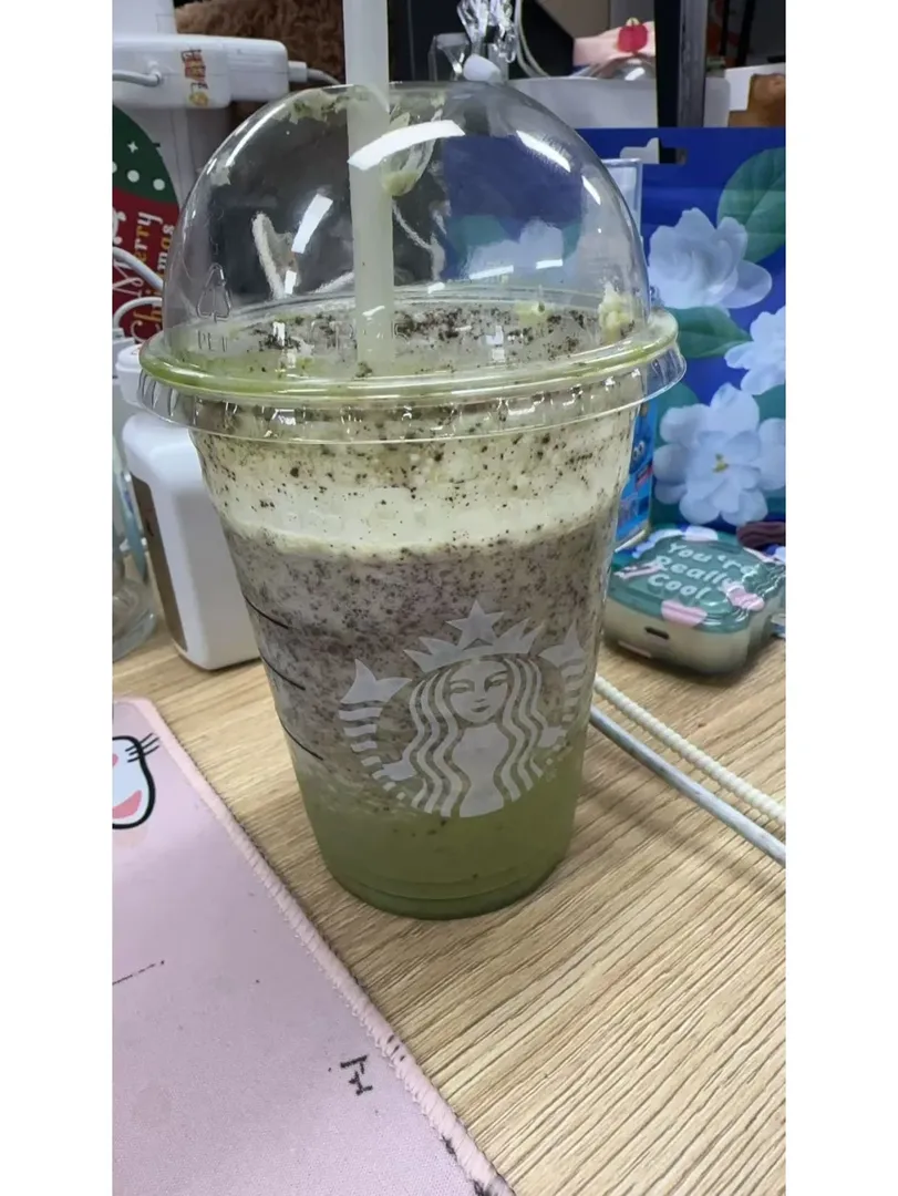 一杯星冰樂開啟我的下午工作👩🏻‍💻