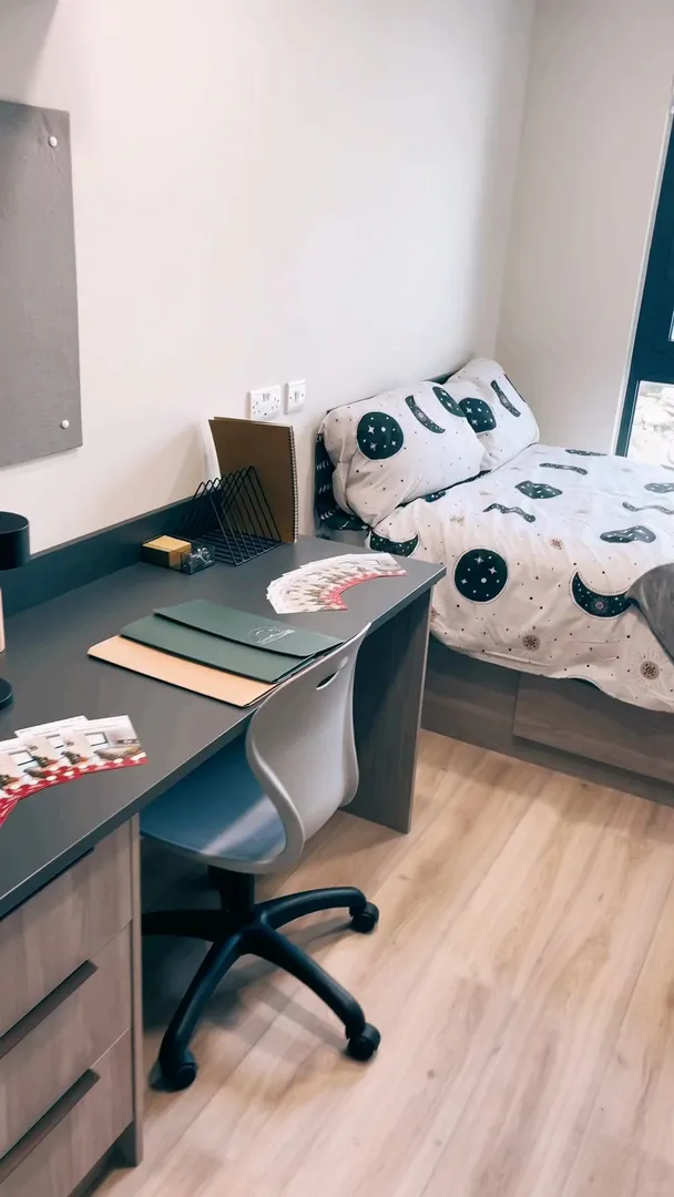 倫敦lse kcl ual步行studio，誰還布吉島？