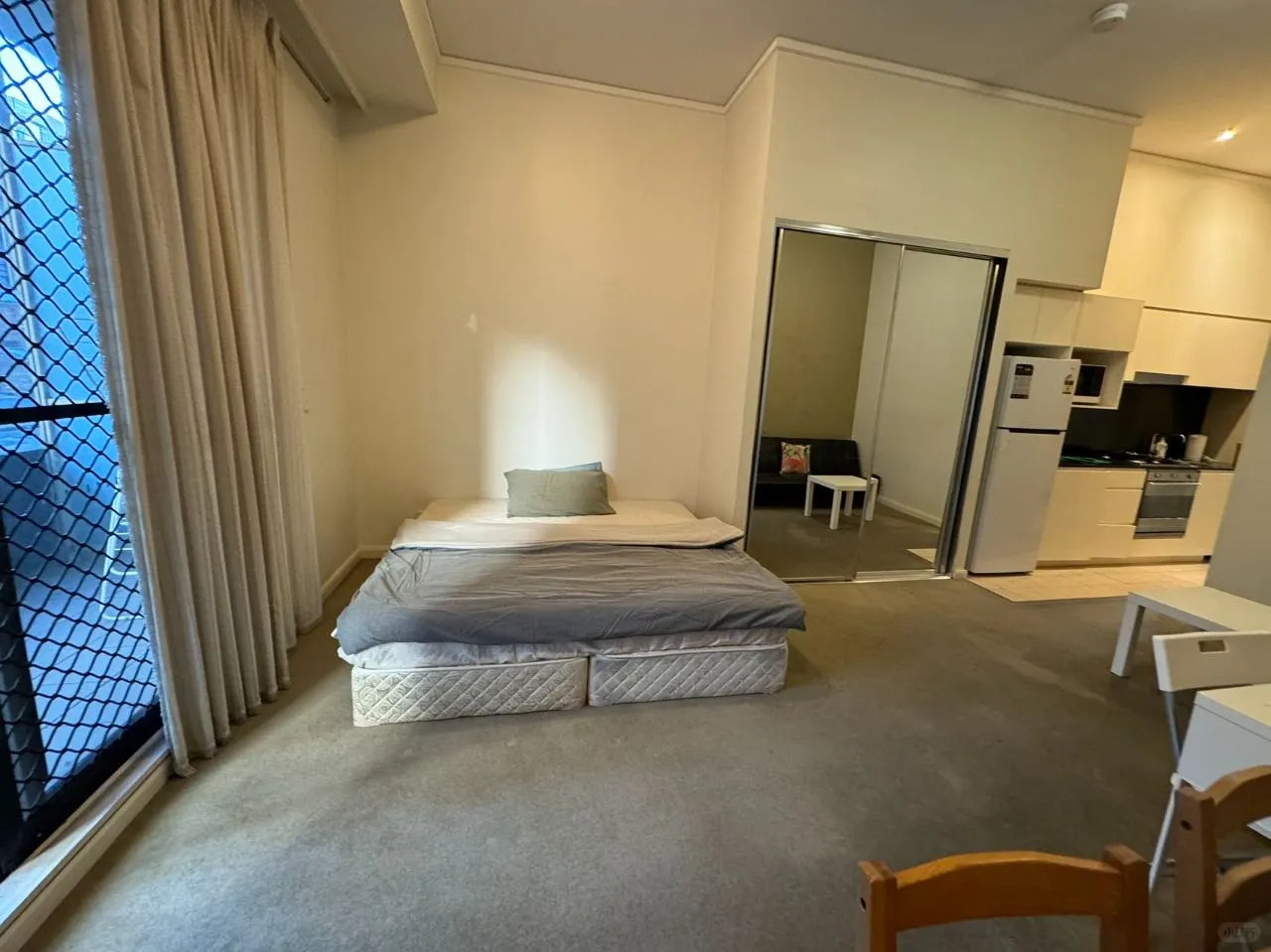 Wolli creek 來嘍～帶車位2b2b，有室友嗎？