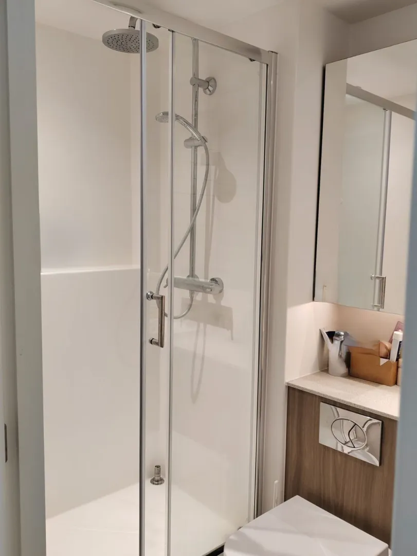 布里斯班｜幫朋友➗她帶空調的studio