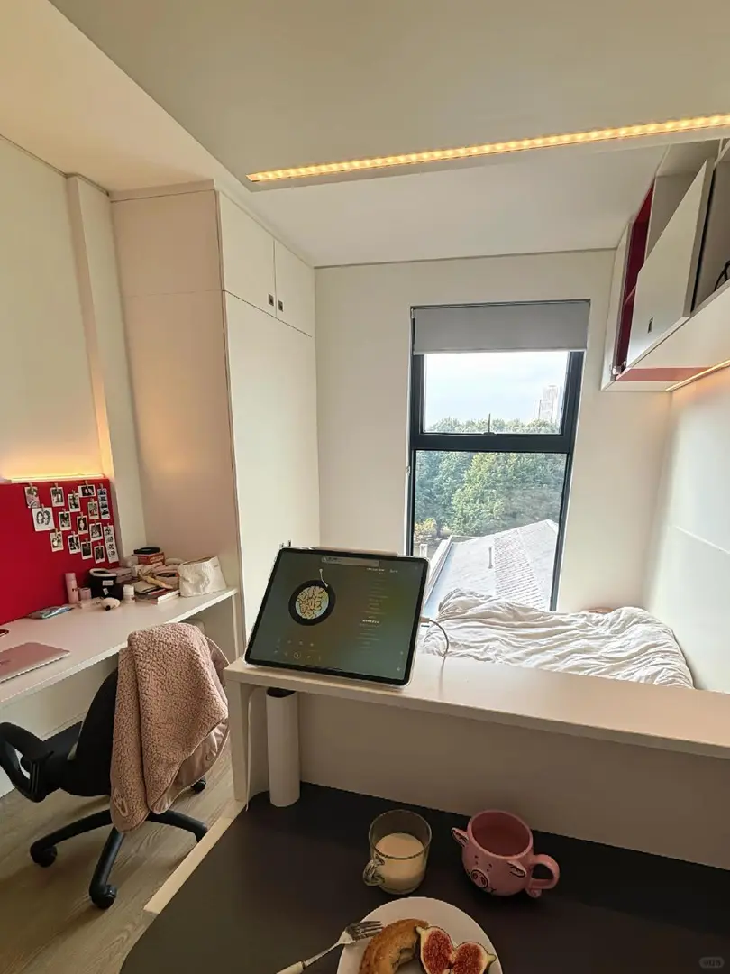 出一間倫敦44周studio，3oo胖