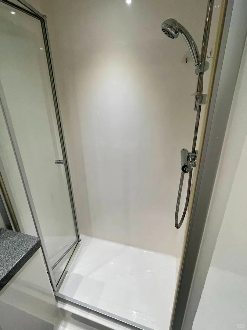 值哭了❗️利茲asa拼室友 170pw  15.6m²