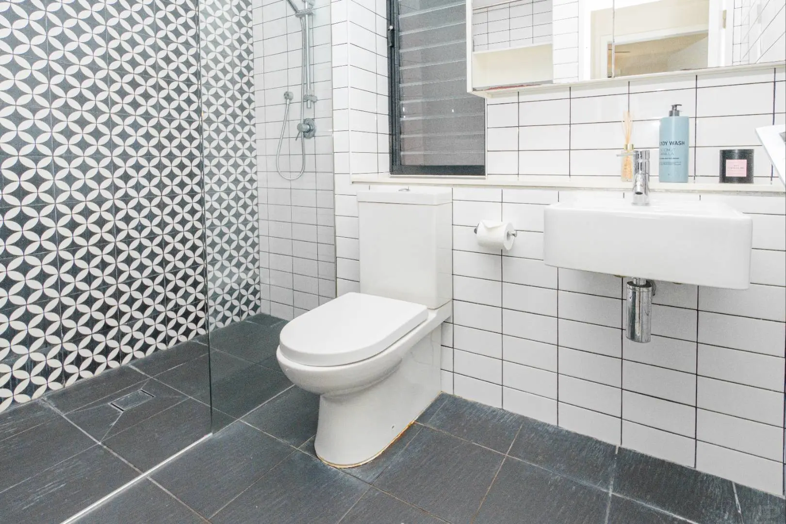 出租一套Waterloo的1b1b（9.15起）