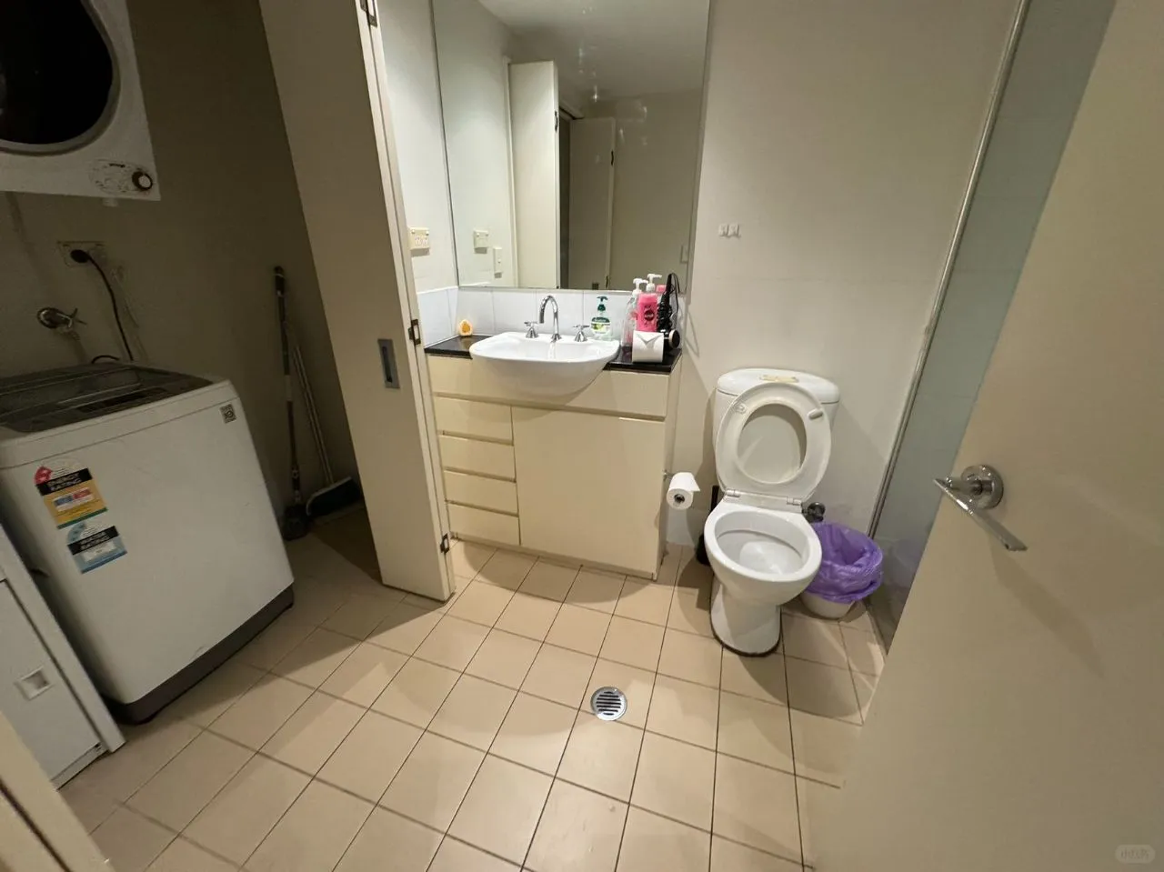 Wolli creek 來嘍～帶車位2b2b，有室友嗎？