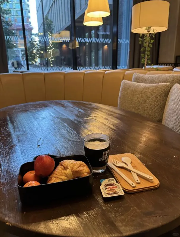 曼大校門口租到了很完美的studio～