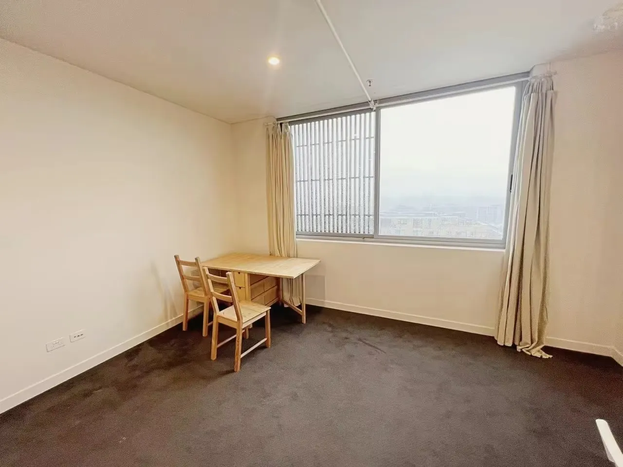 雪梨校園1B，步行香！