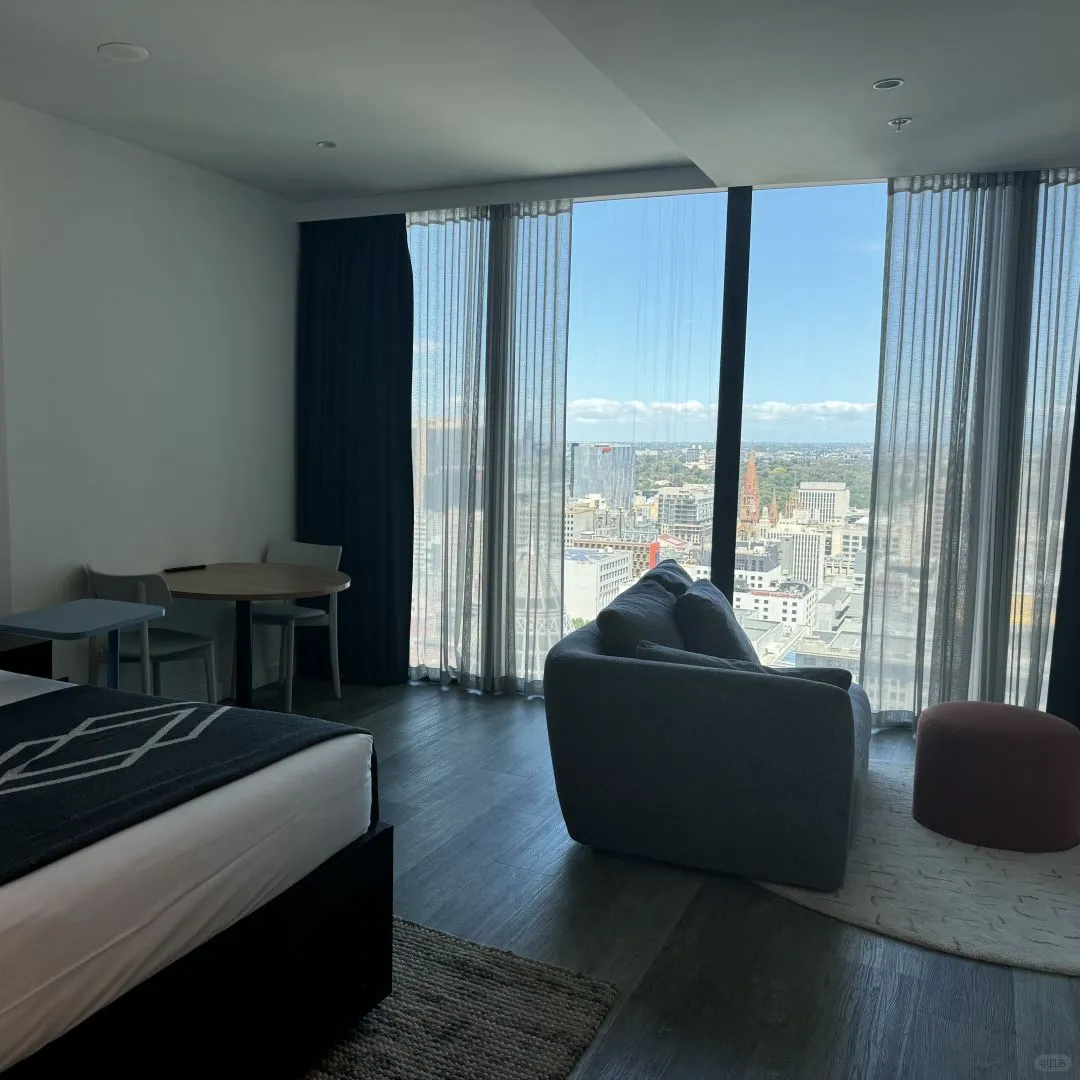 信我❗️一定要在墨爾本住大落地窗的studio！