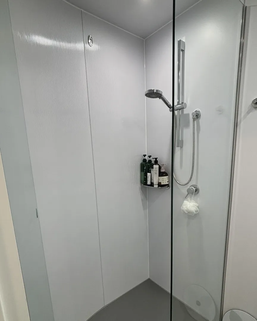 墨大門口200米 出包三餐的studio
