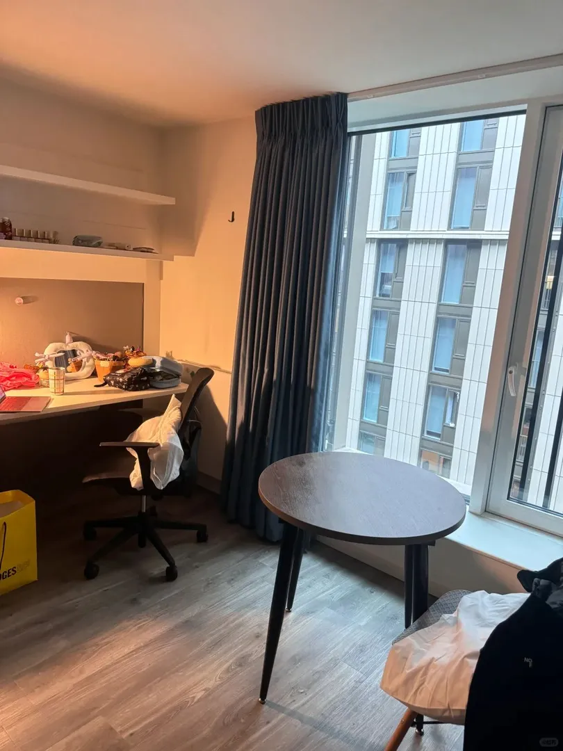 曼城個人低價轉租落地窗studio（可小🔪）
