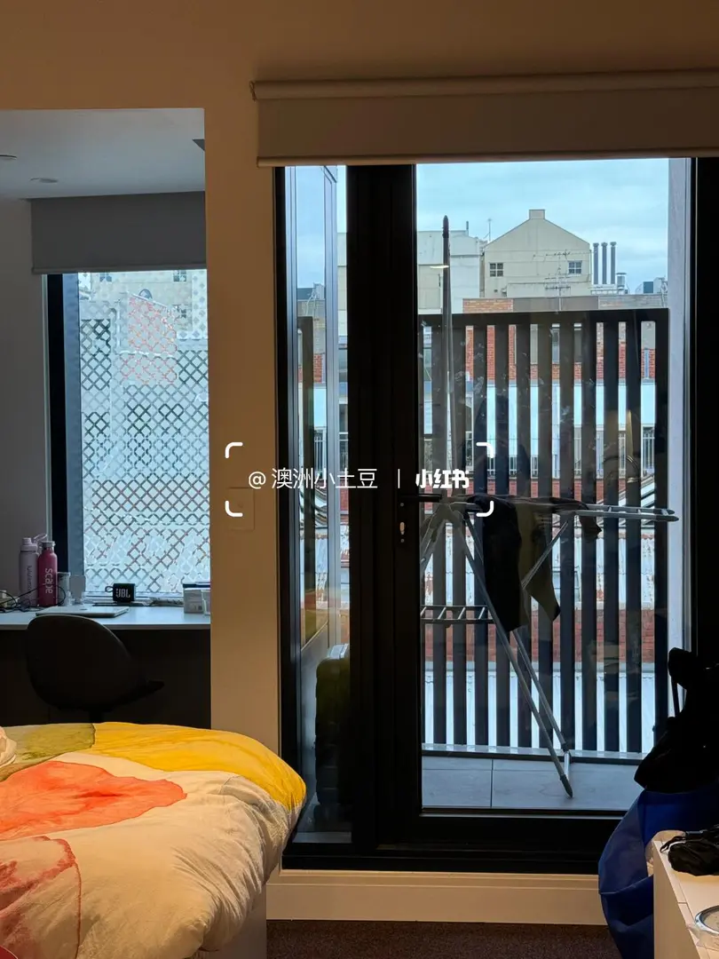 墨爾本7月出帶陽台的studio，5分鐘到墨大