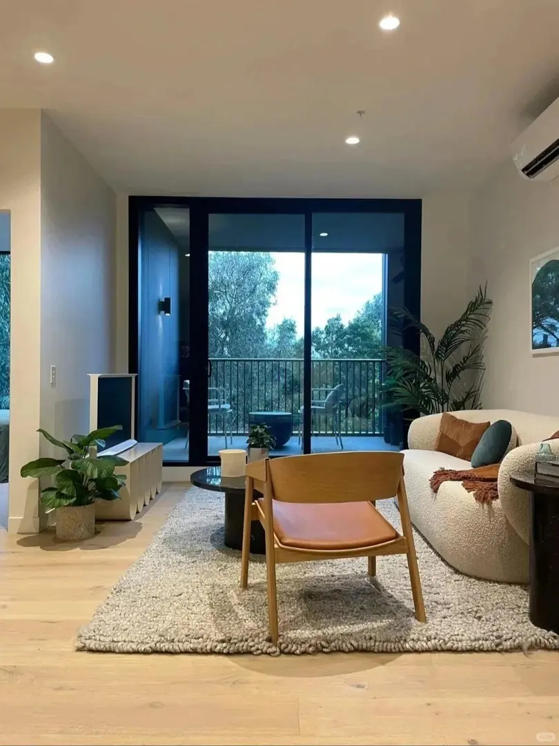 Caulfield沖鴨，學校門口的🏠帶洗衣機