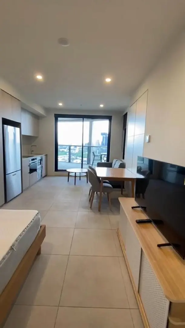 墨爾本～出個帶大陽台的studio ✋包家具