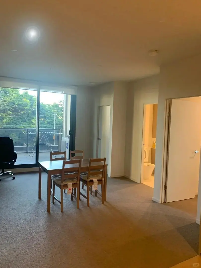 Caulfield沖鴨，學校門口的🏠帶洗衣機