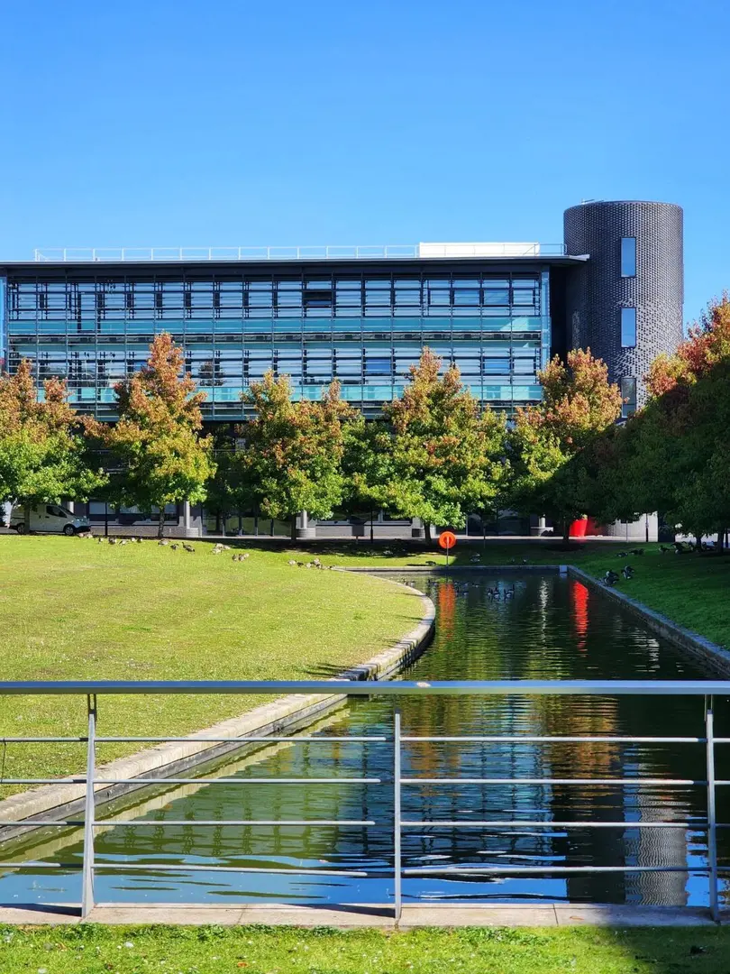 華威大學：緊急情況可申請延期