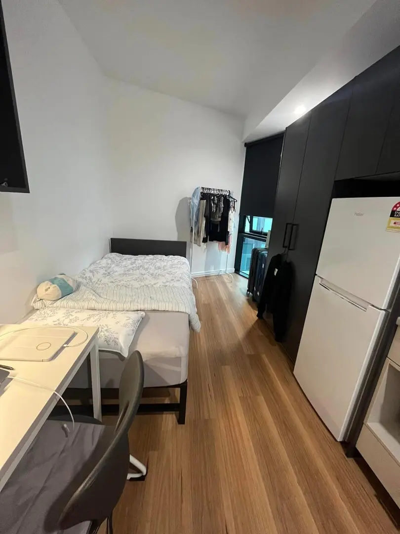 布里斯班這個巴掌大的studio居然能看河景！