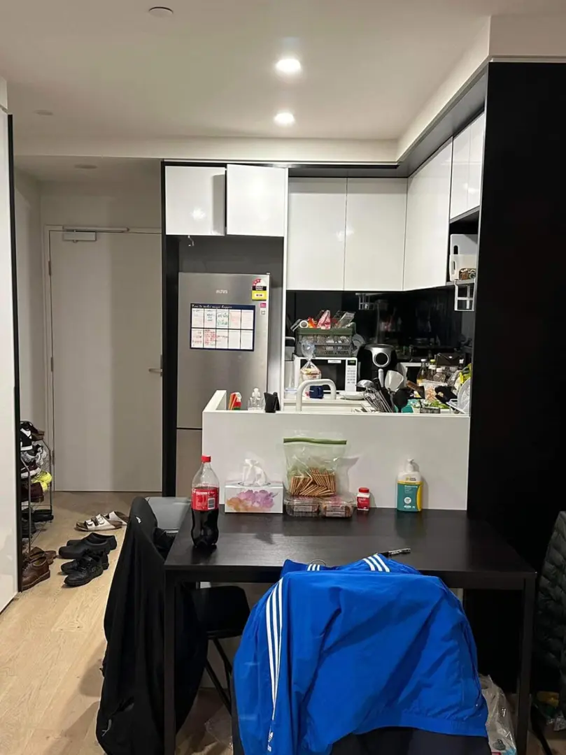 墨爾本1b1b個人房間轉租，帶落地近學校