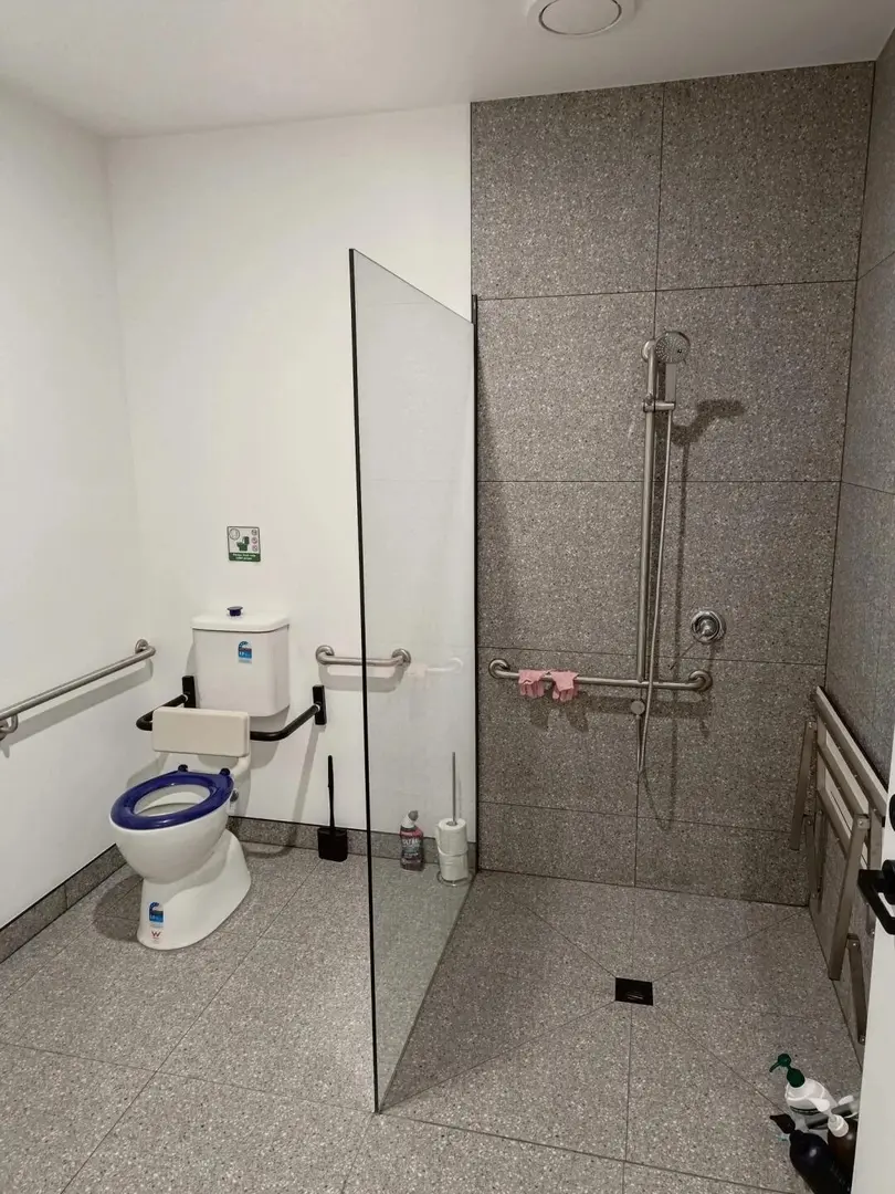 布里斯班Southbank轉租落地窗studio（急出帶