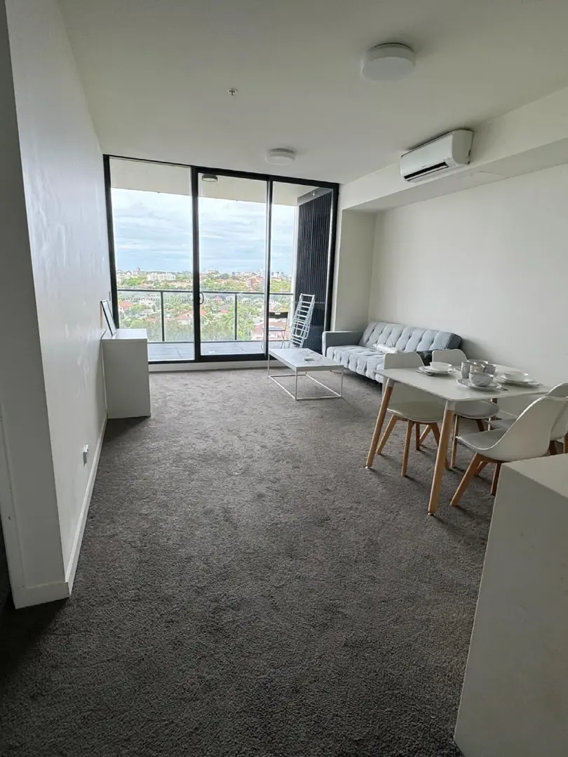 zetland 2b2b主臥轉租，高層大落地窗