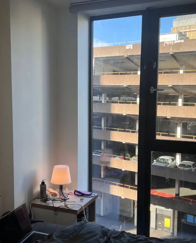 布里斯托/轉租高層雙落地窗studio⁉️
