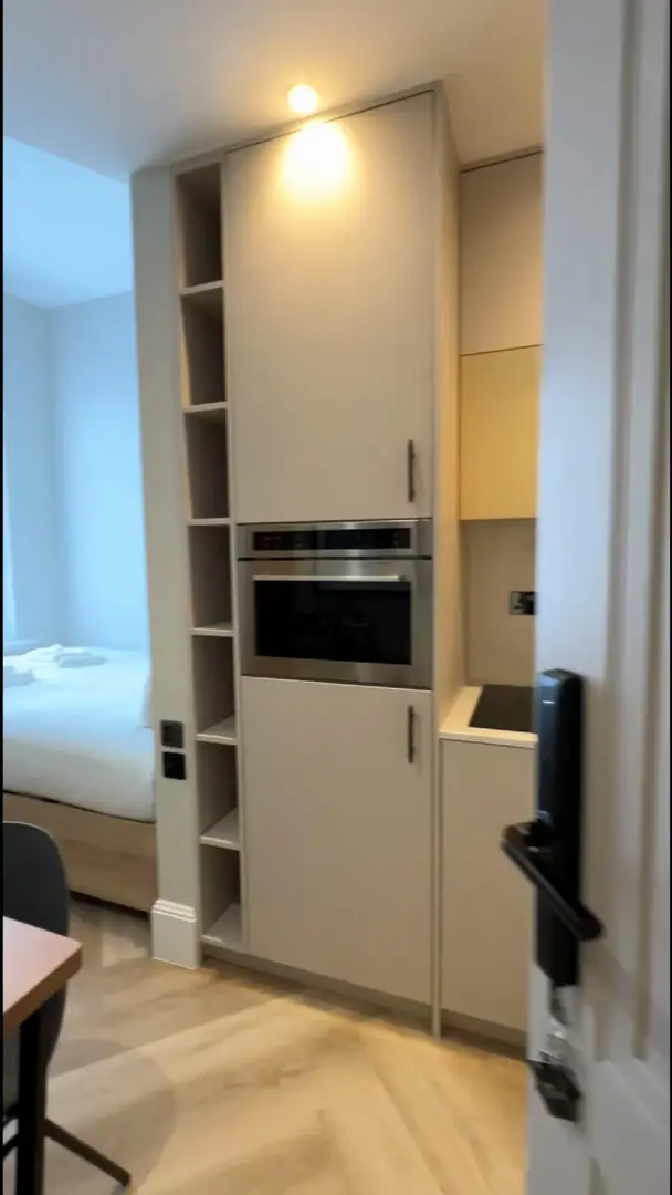 我媽給我找了倫敦西區🚶到IC的studio