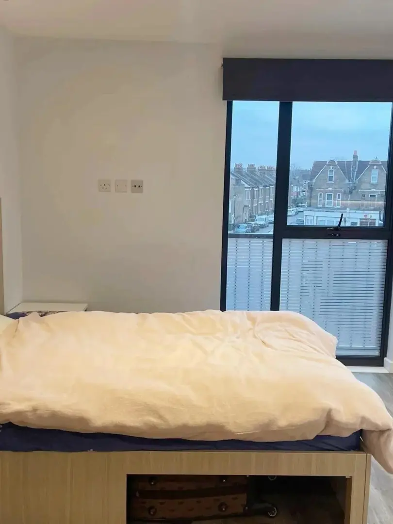 普通家庭～利茲大學旁邊帶洗衣機的studio