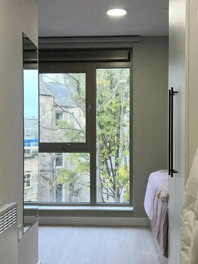 25fall 在伯明罕大學對面住落地窗studio