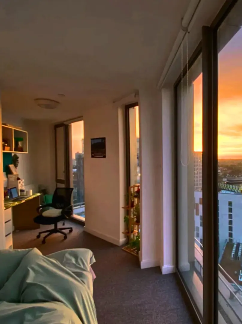 倫敦溫布利租房🏠落地窗夕陽房！超大空間