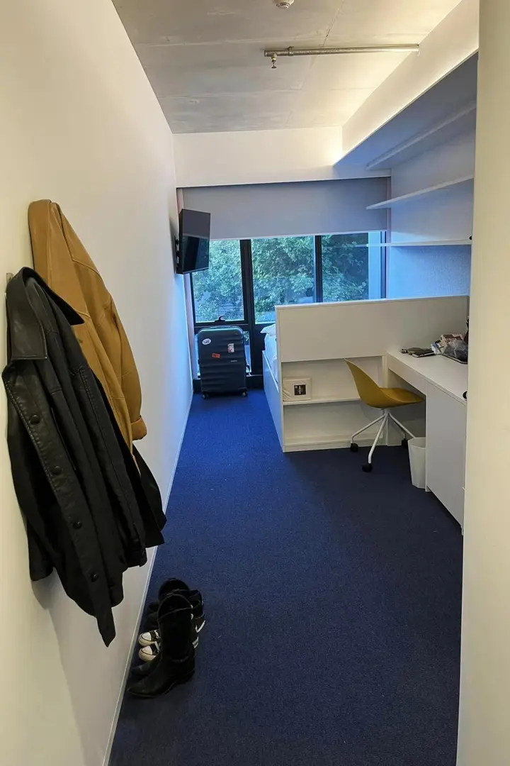 墨爾本 轉出我包餐食的studio 還帶陽台