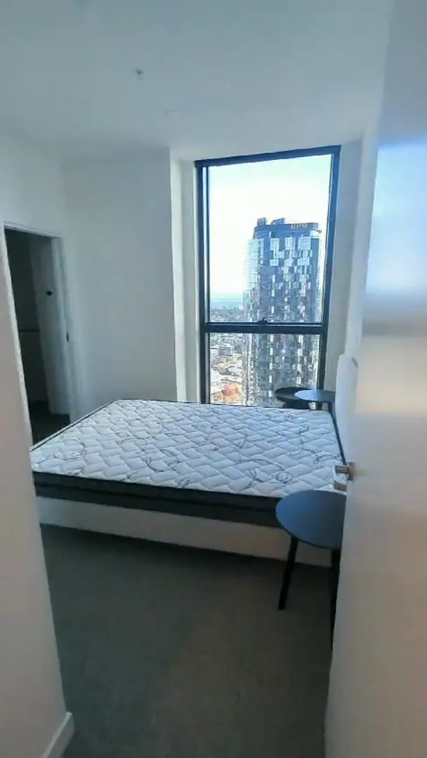 墨爾本留學  和朋友住一套高層2b2b吧