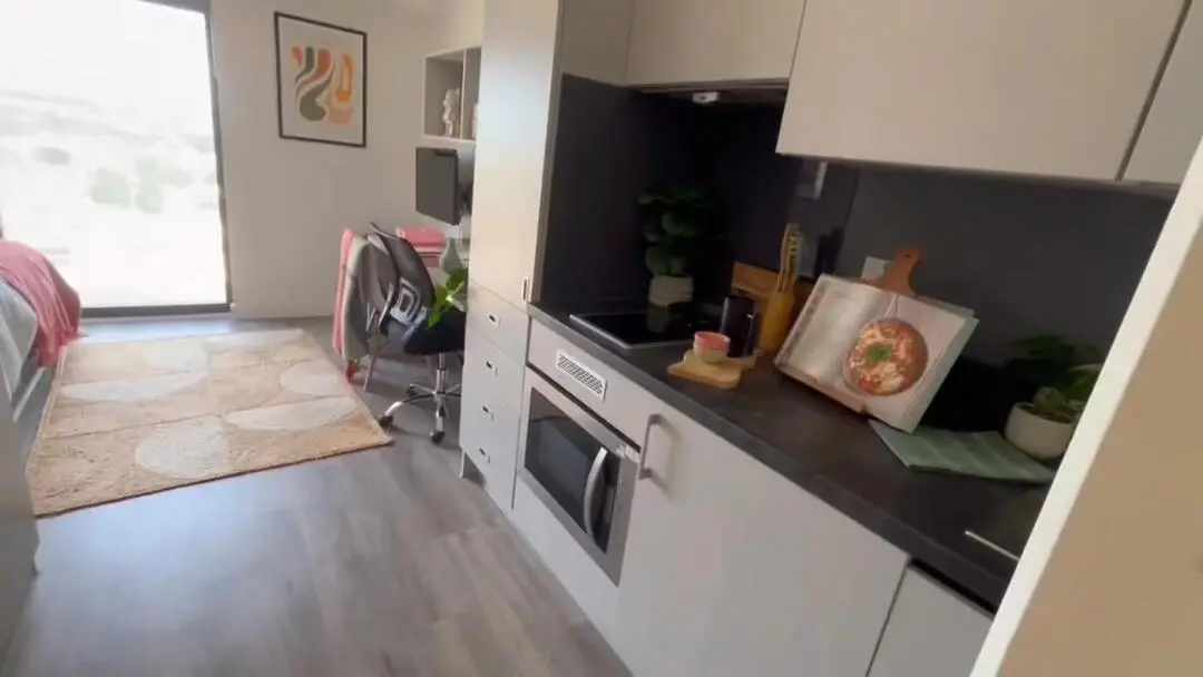 華威25就住這！一住一個不吱聲～