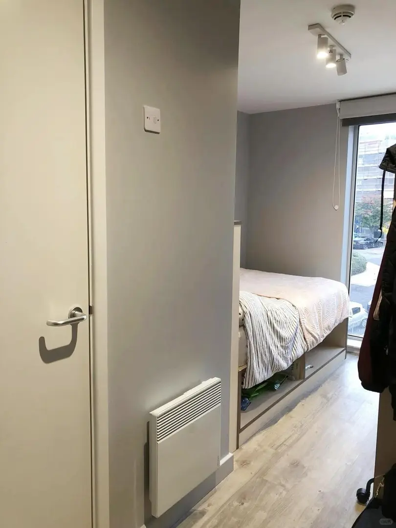 愛丁堡200+pw拼室友，包bills帶獨立洗衣機