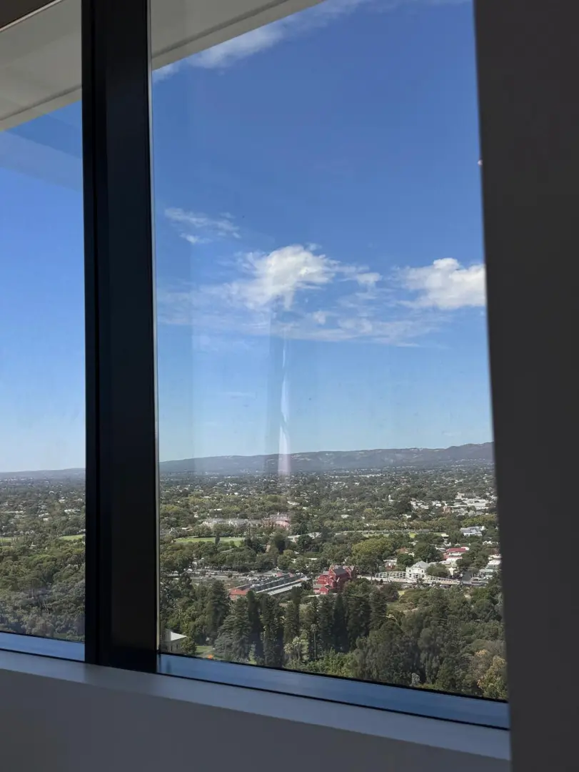 在阿德，高樓層帶 view 的房間你不沖嗎？