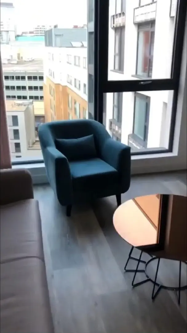 伯明罕🈶落地大窗戶的2b👀過來