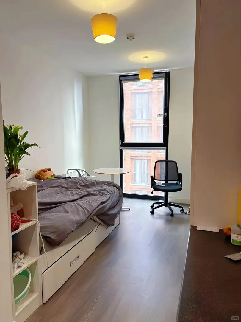 UQ附近，恭喜我住進了包bill有空調的studio