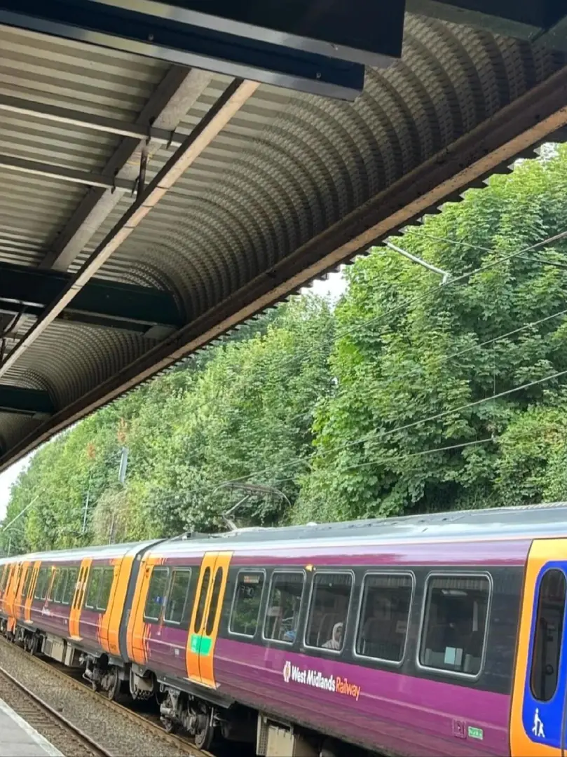伯明罕大學｜小火車站視角～🐴攻略啦！