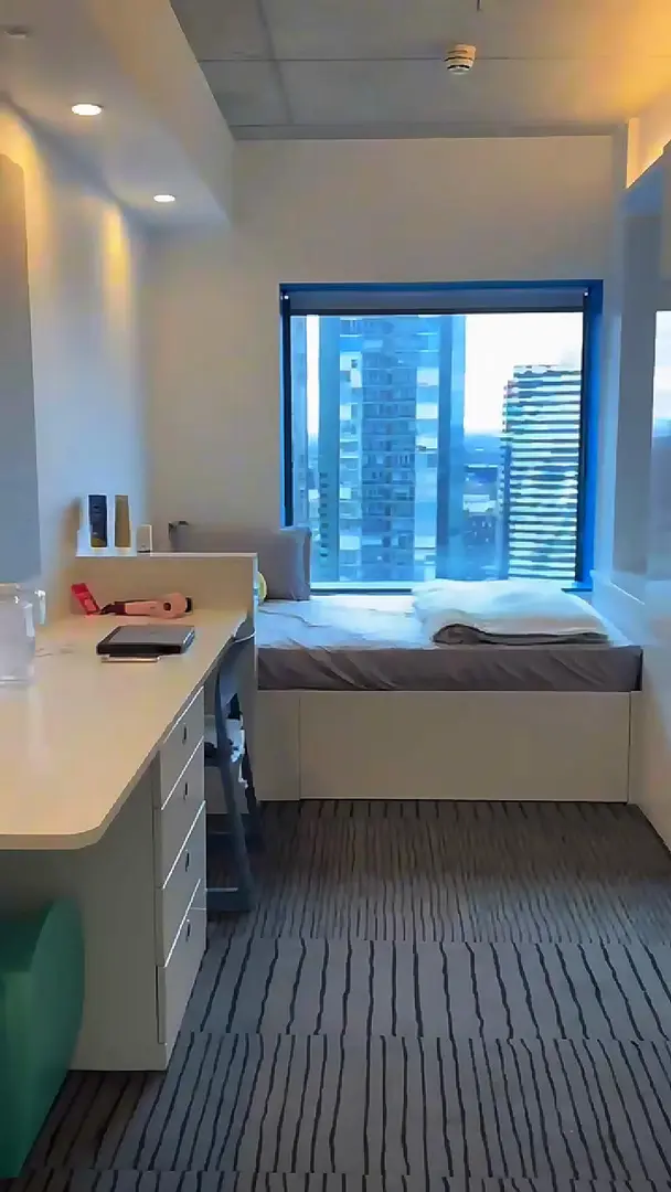8月出大面積包bill的studio，高層帶view