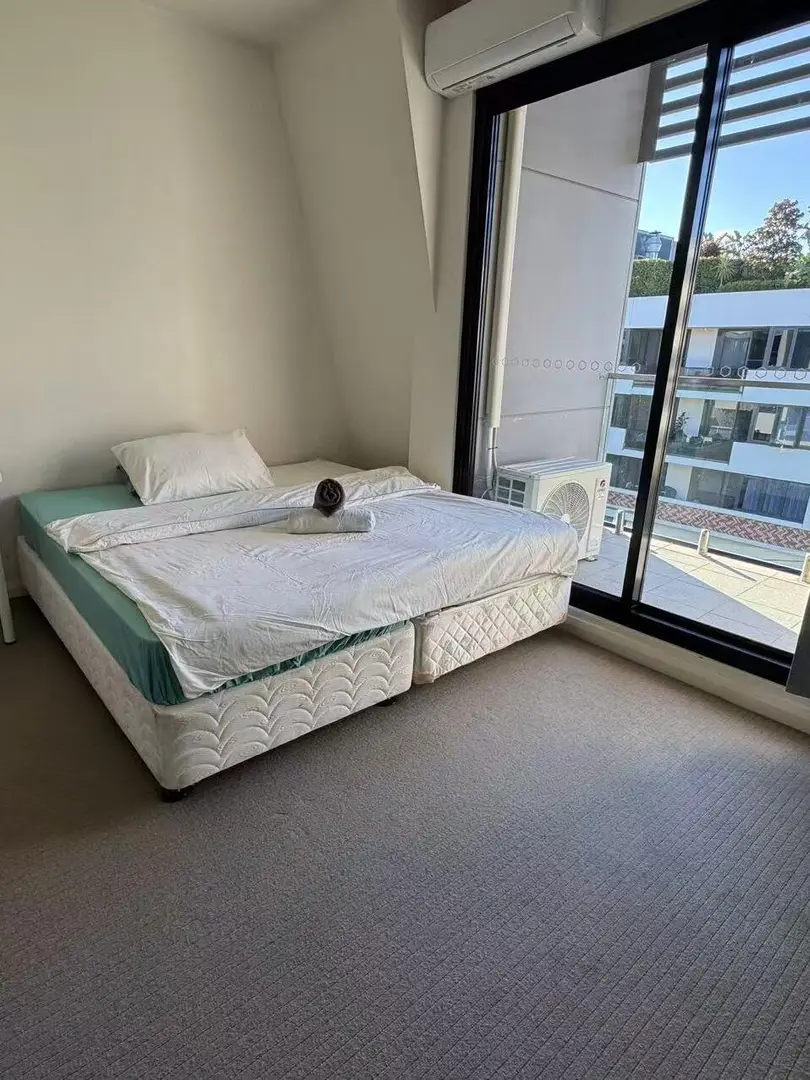 雪梨Rosebery 2b2b主臥，低價轉了