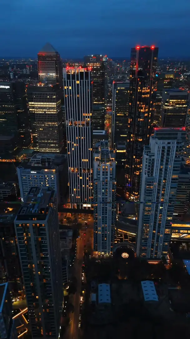 金絲雀碼頭連夜景都覺得紙醉金迷的