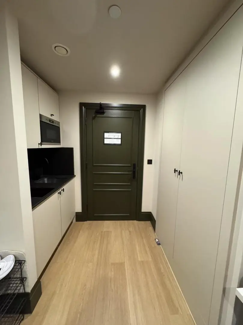 謝菲轉租西街studio 九月末或十月初開始