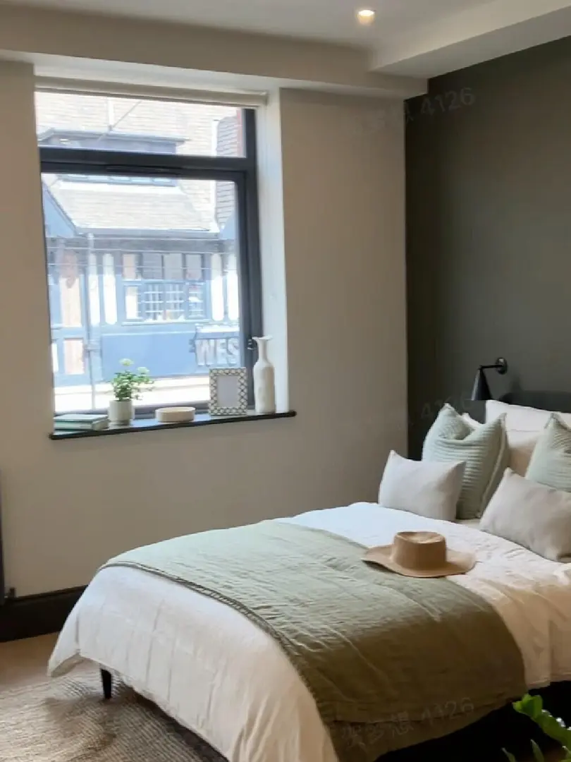 謝菲爾德大學門口的studio！🉑️九月