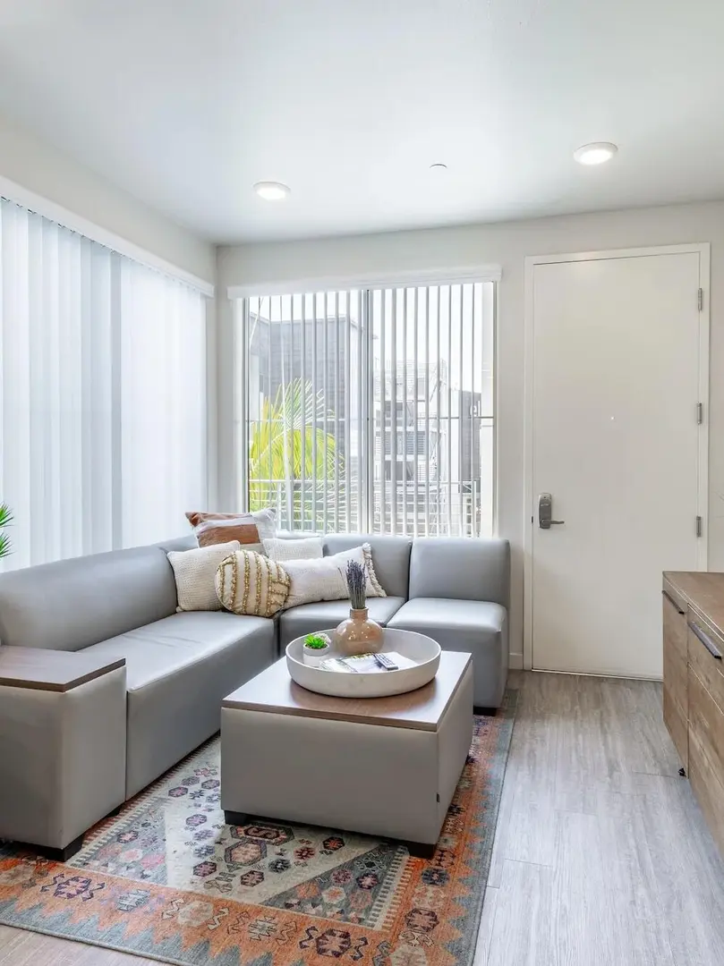 🇺🇸在洛杉磯住到了帶洗烘的house